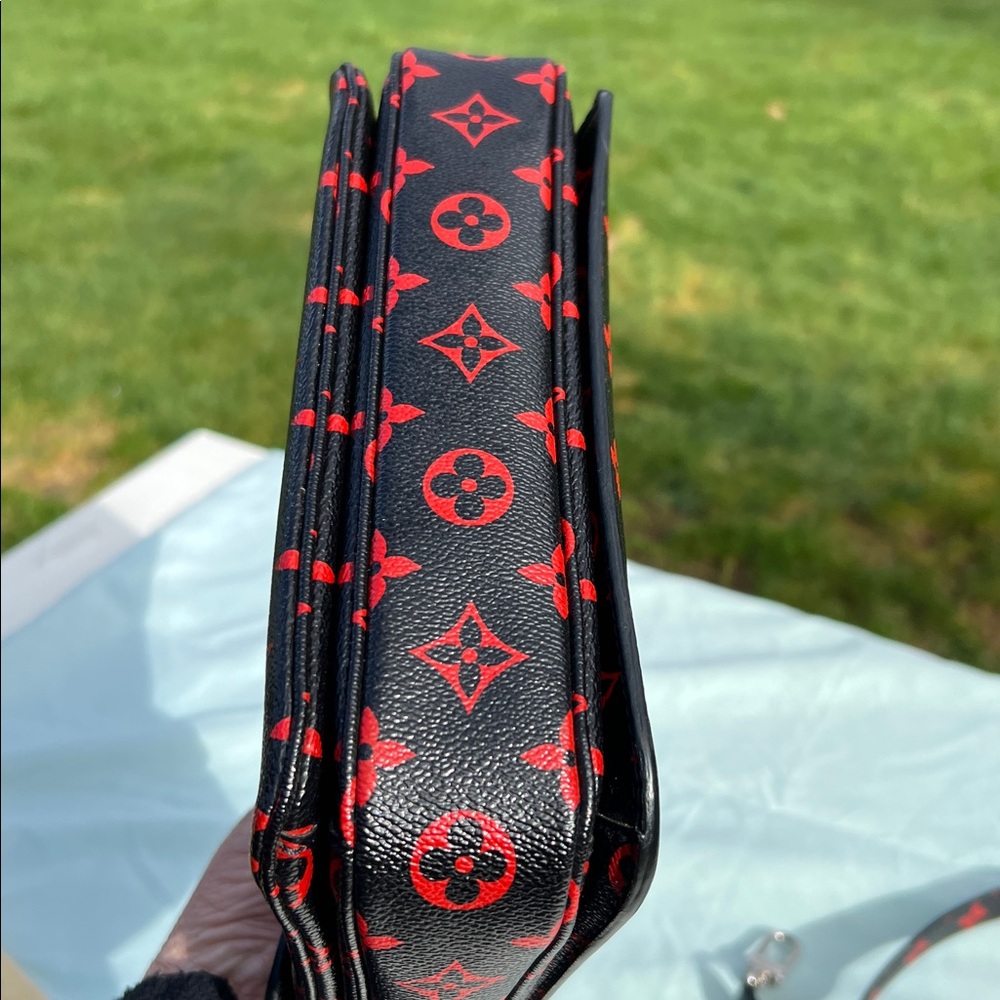 Louis Vuitton limited edition Monogram Infrarouge Pochette Metis bag. - Picture 6 of 11